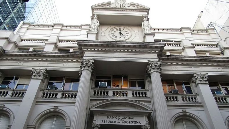 Efecto Brasil: El Banco Central cumplió tres ruedas sin comprar dólares ante la devaluación del real