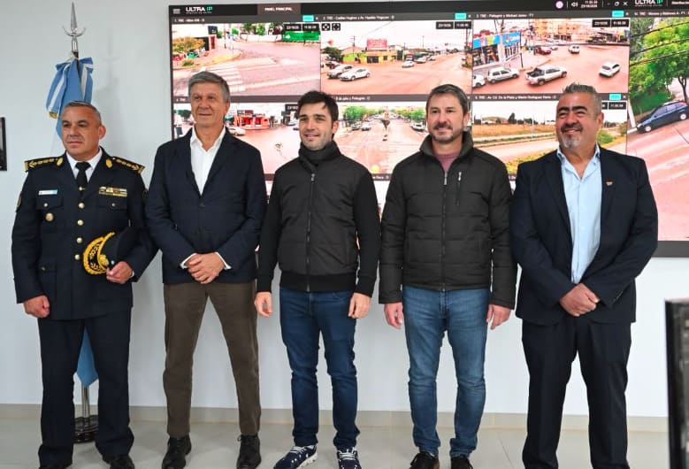 Merino anunció la compra de nuevos moviles para el patrullaje mixto de la Guardia Urbana