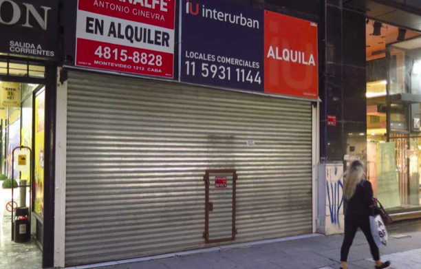 Derrumbe textil: Cierran locales y explota la venta de ropa usada