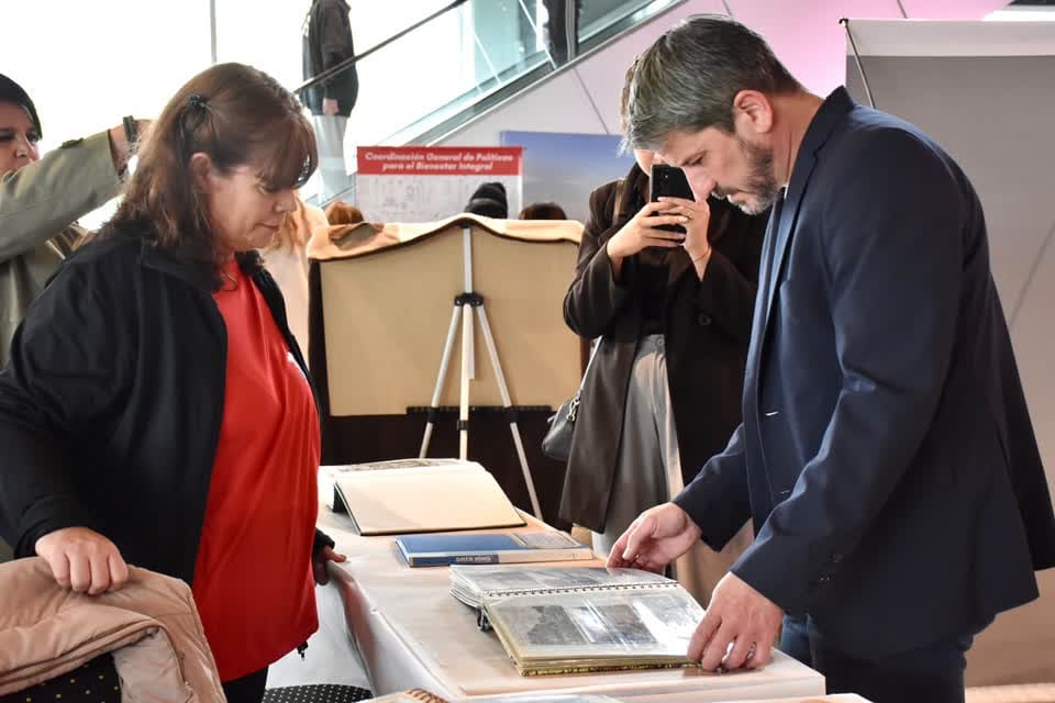 Con la presencia de Merino y Torres, Trelew inauguró la 3° Feria del Libro y las Artes en el MEF