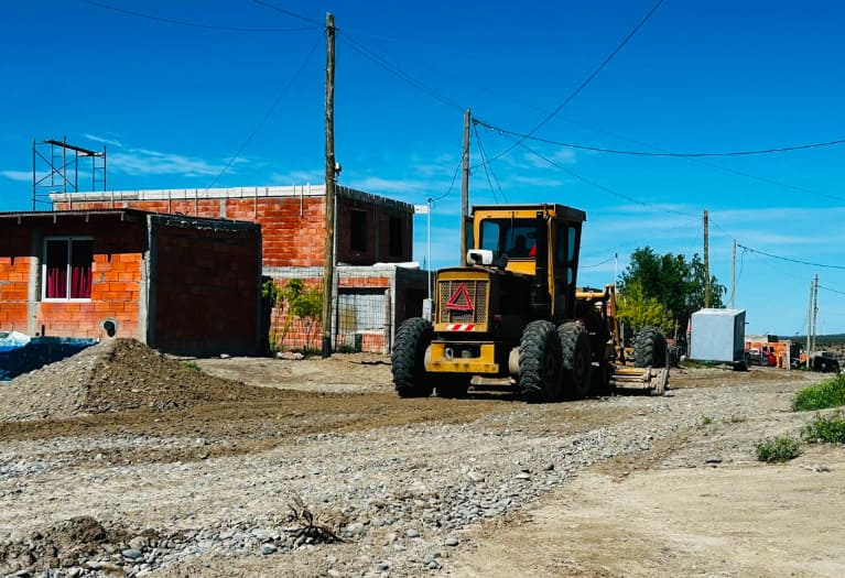 Continuán los trabajos de repaso de calles en distintos sectores de Rawson tras las lluvias