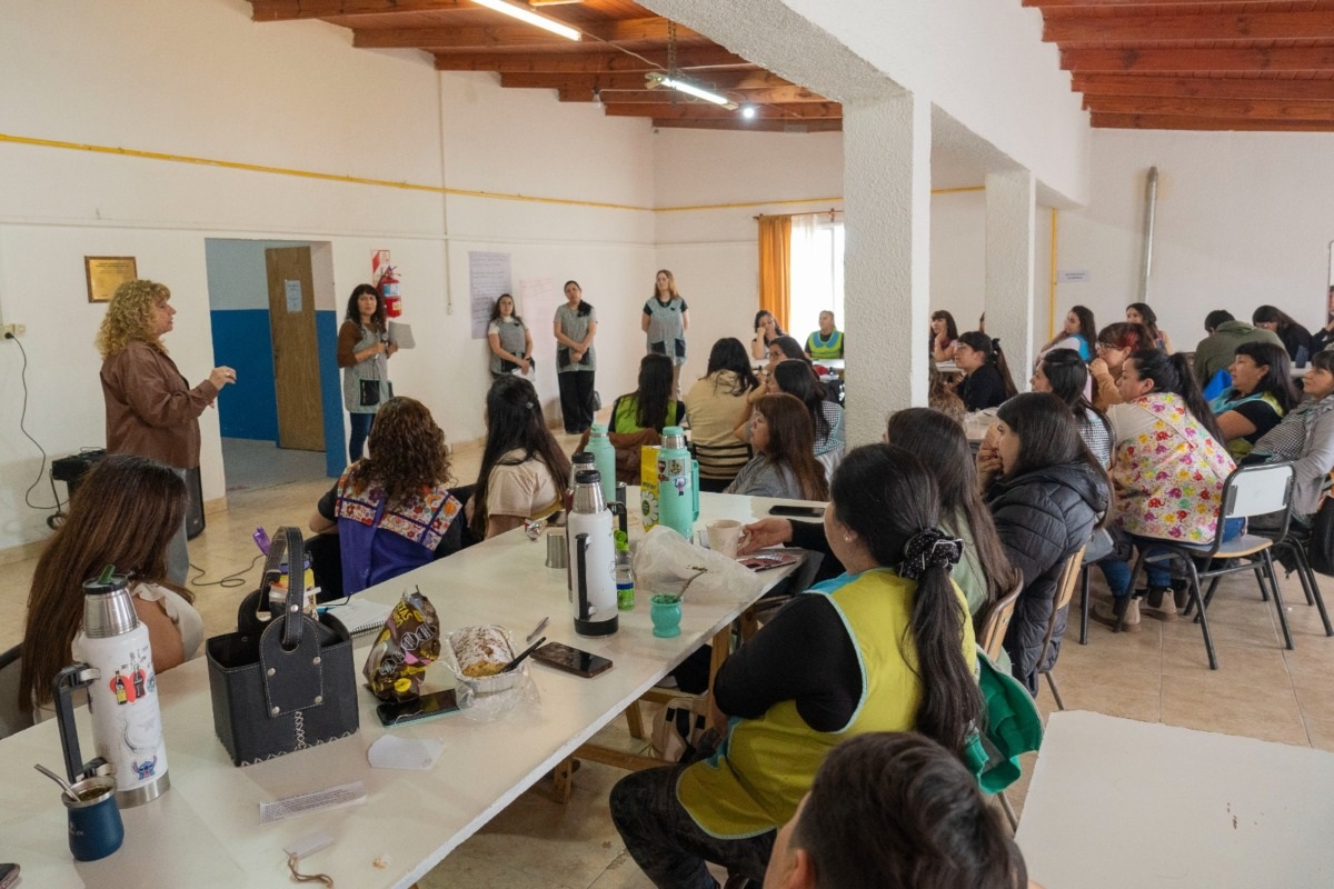 Alerta educativa en Rawson: capacitan a jardines en clave infancia