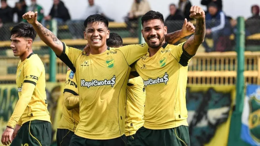 Defensa humilló 3-0 a San Lorenzo y lo dejó sin playoffs