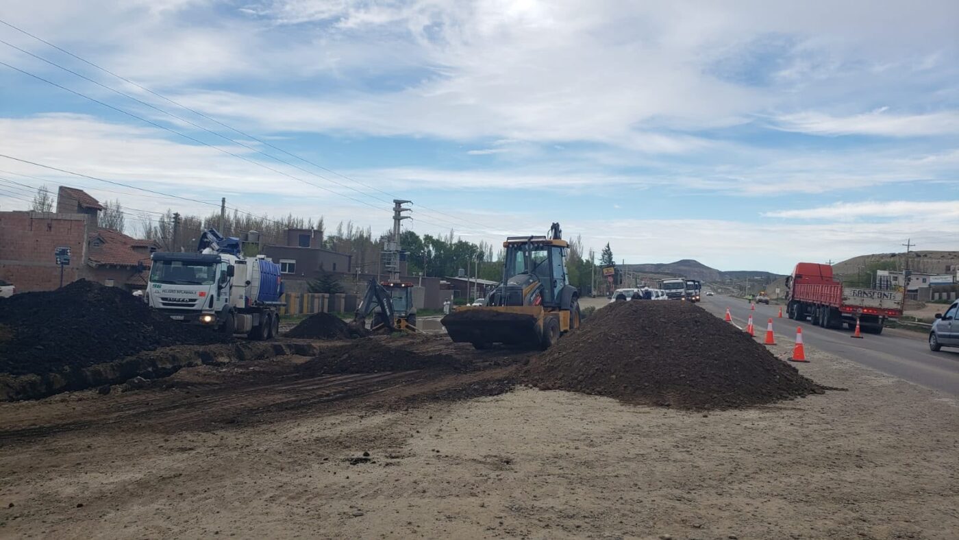 Provincia supervisó el operativo para el saneamiento ambiental de un derrame de petróleo de la empresa CAPSA en Comodoro Rivadavia.