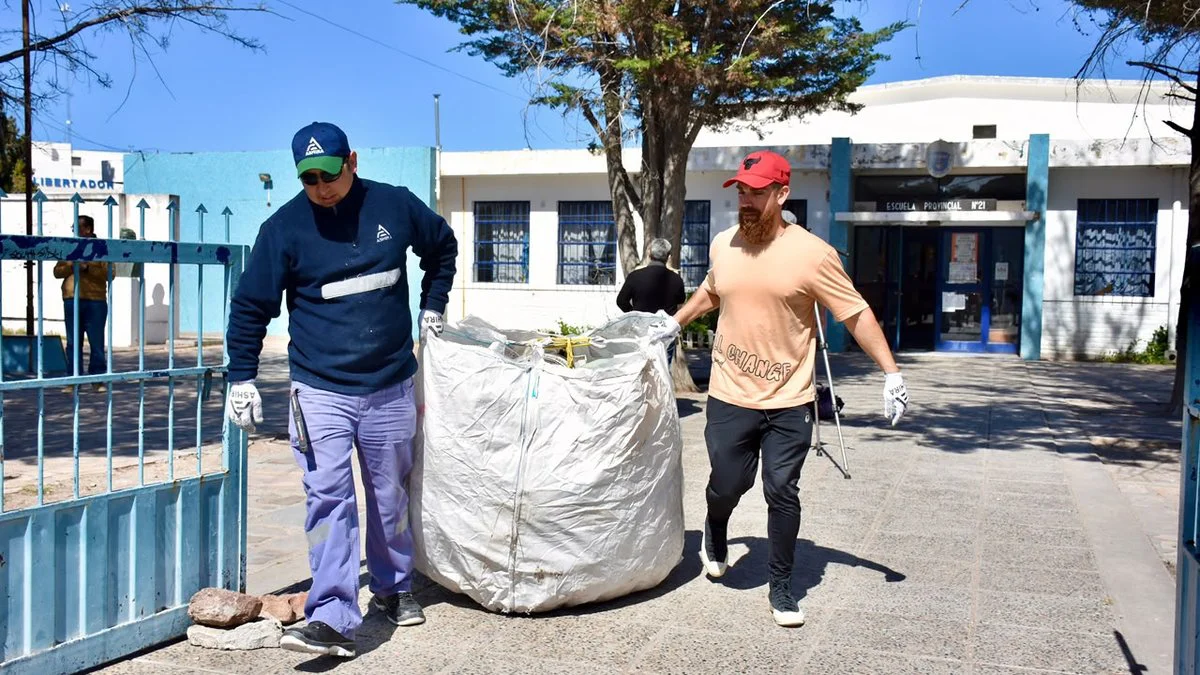 39 escuelas de Trelew compiten en la tercera edición de «Octubre sin Plástico» Escuelas de Trelew compiten en "Octubre sin Plástico"