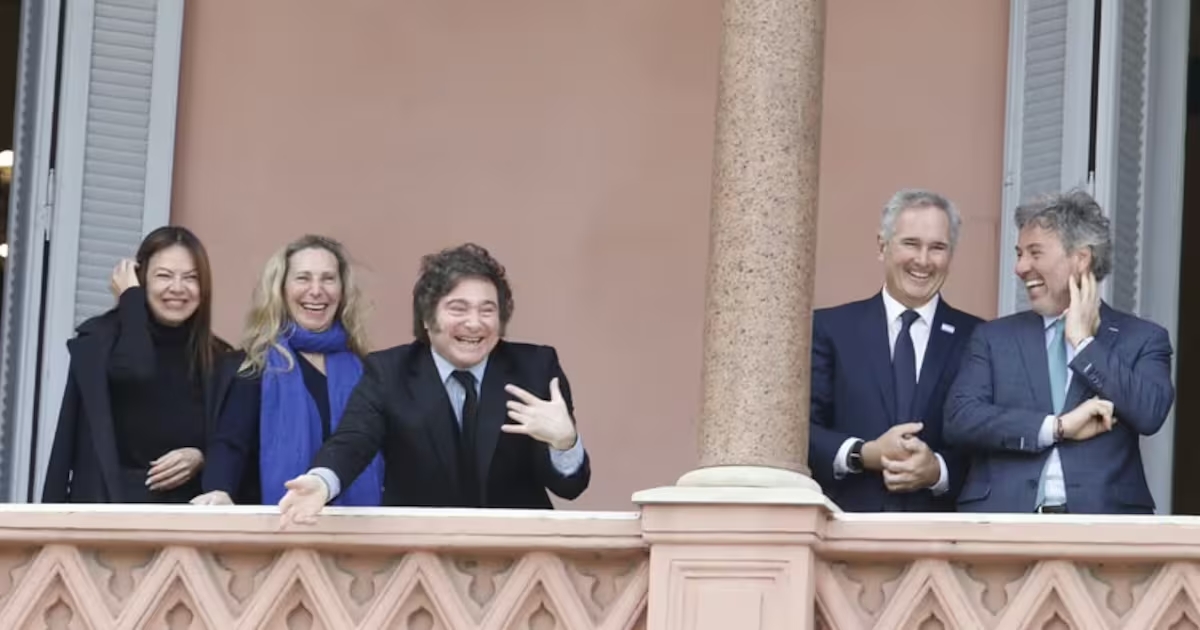 Javier Milei en Gabinete: «No se hace grande la Argentina con viveza criolla» Javier Milei encabezó la reunión de Gabinete