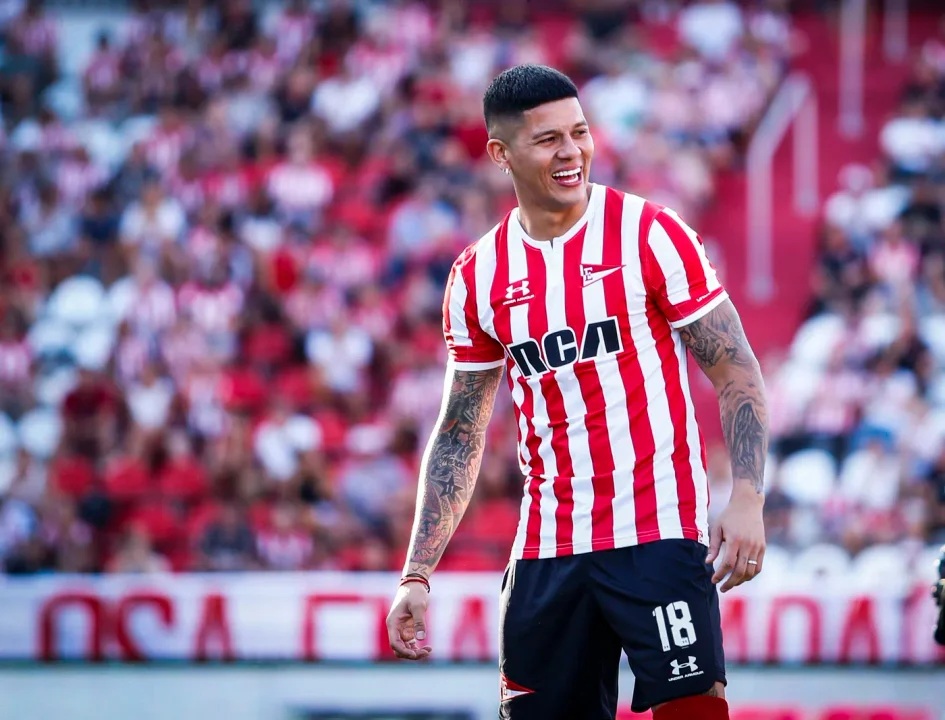 ¡Bomba en La Plata! Marcos Rojo entrena mientras apura su habilitación.