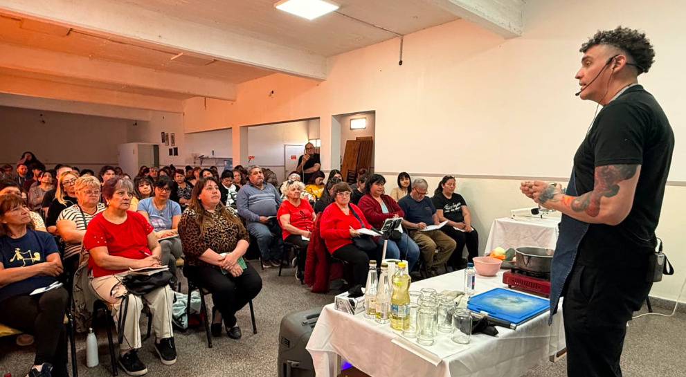 Más de 80 personas participan del taller de dulces y conservas organizado por ADER y el INTA