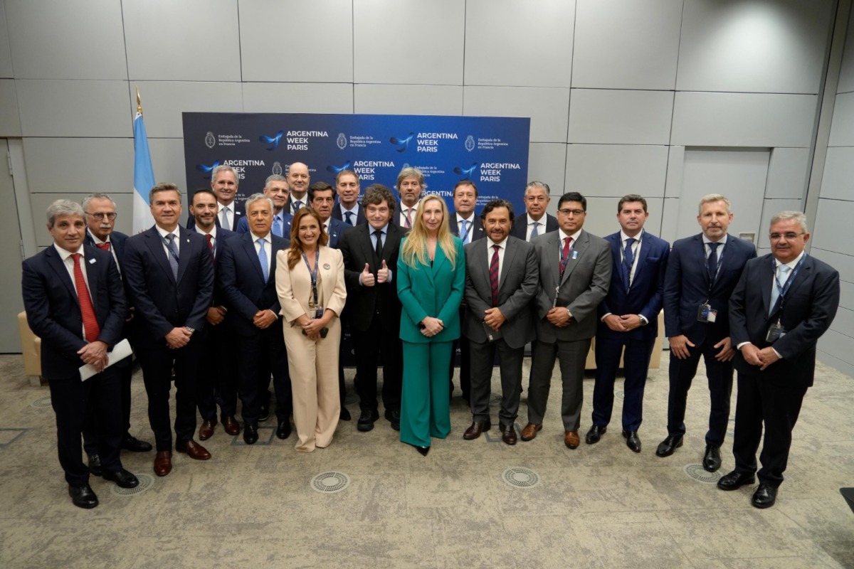 Javier Milei se reunió en París con 13 gobernadores en el marco de la Argentina Week Milei se reunió en París con 13 gobernadores en Argentina Week