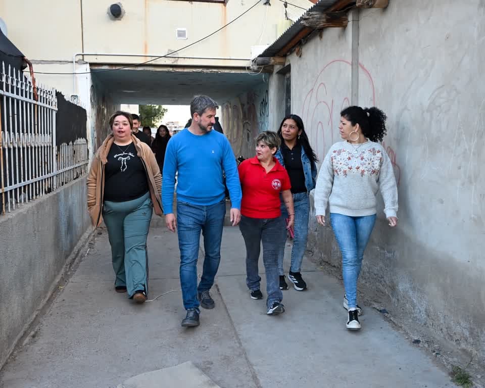 Gerardo Merino encabeza una recorrida territorial en el barrio Constitución