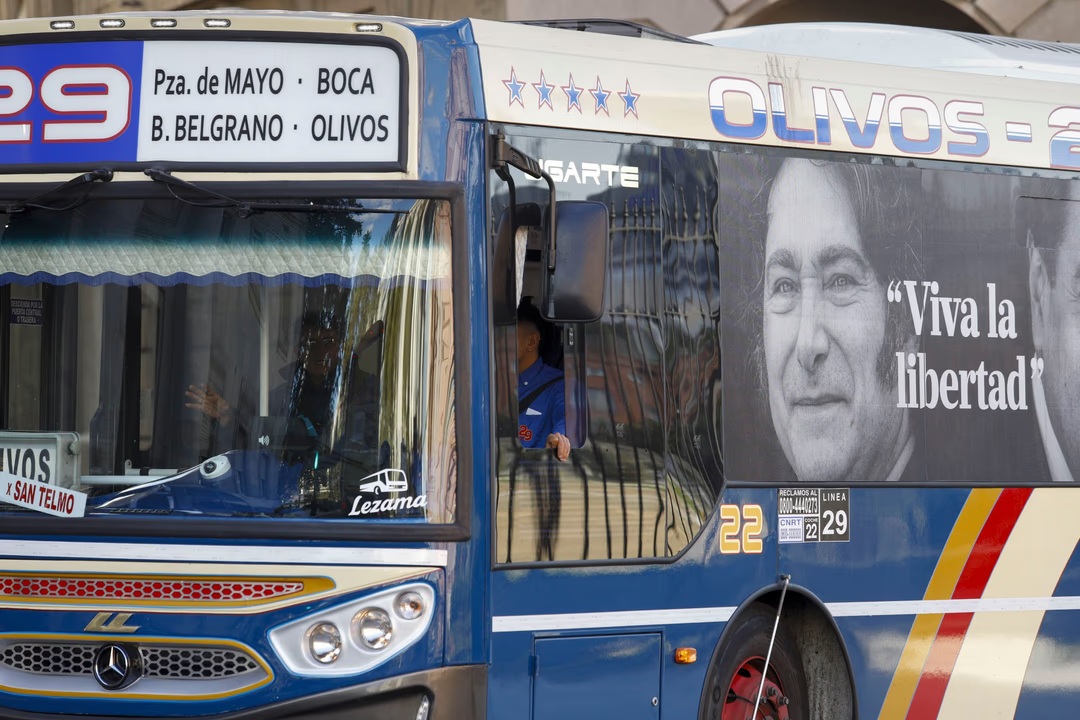 ¡Caos en el AMBA! Alerta por recorte masivo en más de 100 colectivos