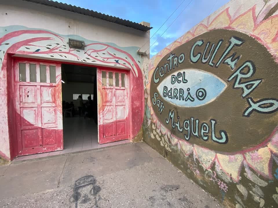 Taller de pintura y dibujo en Puerto Madryn: Sofía Ludueña encabeza una nueva jornada de Intercambio de Saberes el 5 de noviembre