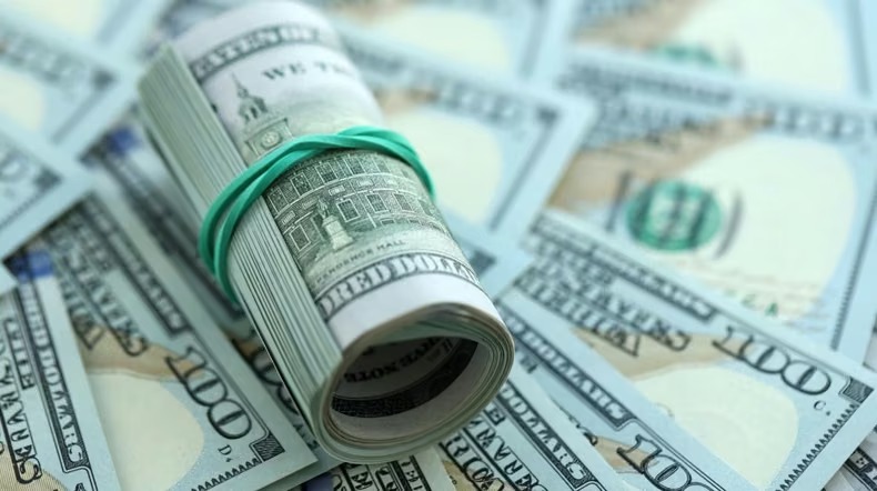Dólar hoy: el oficial cotiza a $1.560 en el Banco Nación y el blue se ubica en $1.575 este martes 27 de octubre