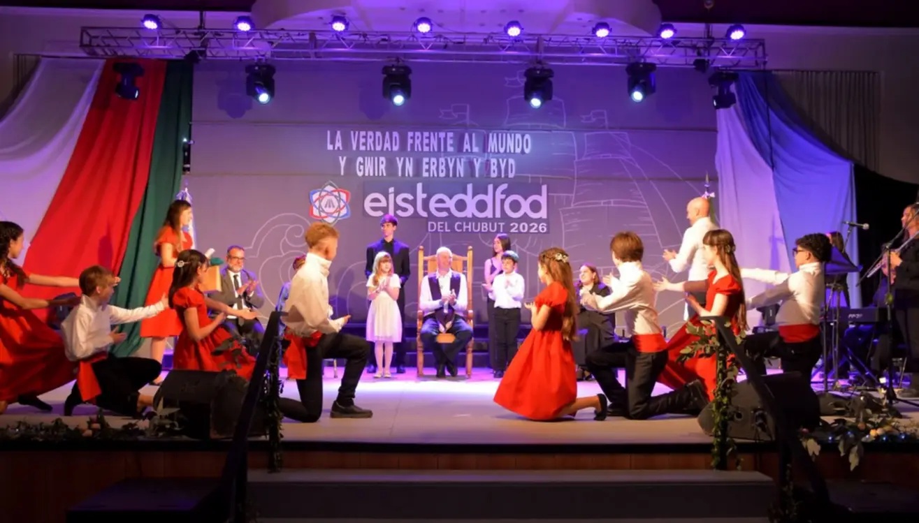 ¡Sorpresa cultural! Alejandro Jones Medalla de Plata Eisteddfod 2026